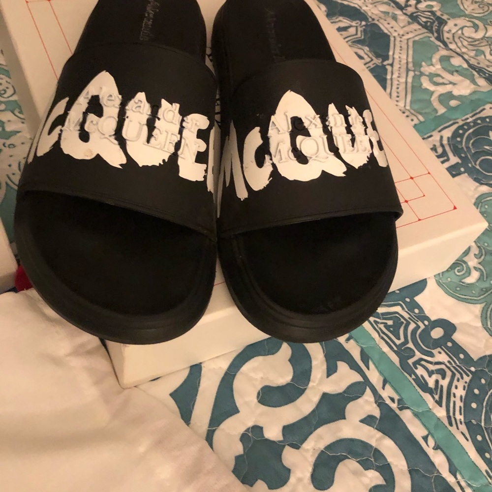 Alexander McQueen men size 8 slide which is a woman’s size 10